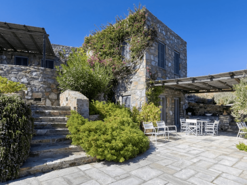 Middle level outdoor