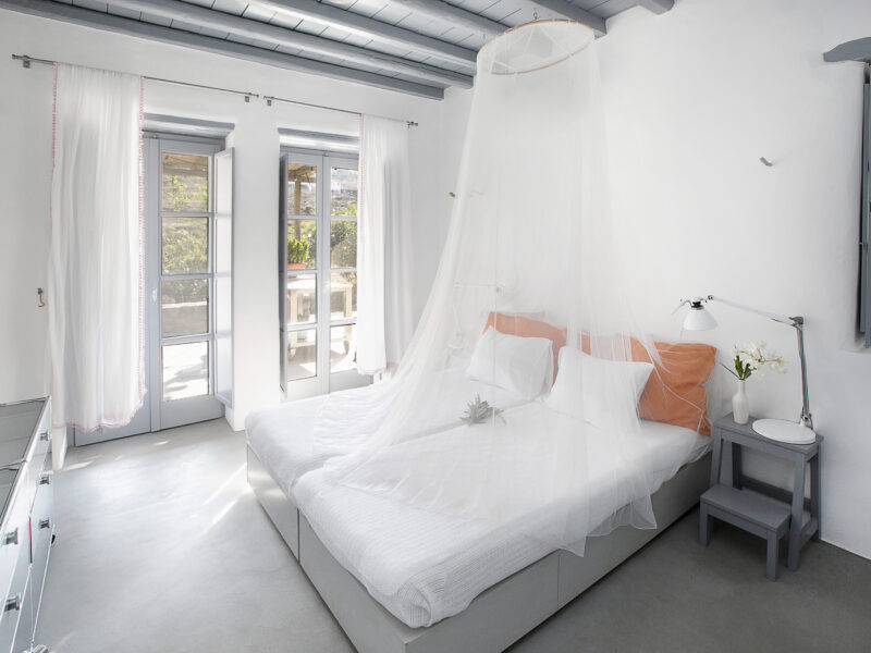 Upper level Bedroom 2