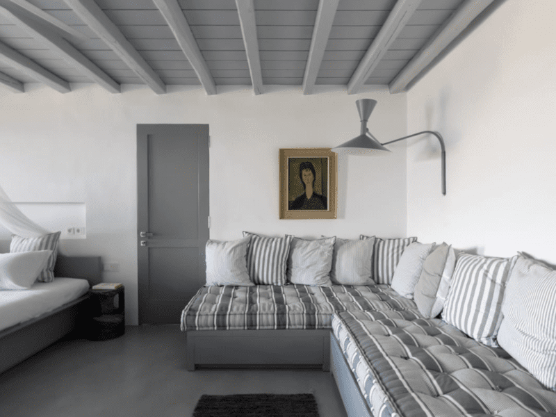 Middle level Bedroom 4 with the lounge